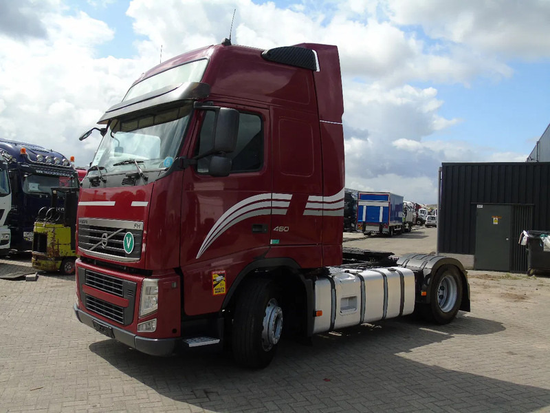 Volvo FH 460 + XL CABINE + EURO 5 + 6x IN STOCK - Nyergesvontató: 2 kép. Volvo FH 460 + XL CABINE + EURO 5 + 6x IN STOCK - Nyergesvontató: 2 kép.