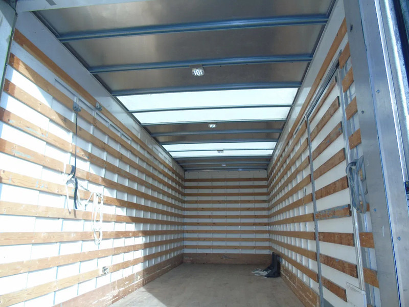 Renault D 12.220 + SPECIAL LIFT + EURO 6 - Dobozos felépítményű teherautó: 4 kép. Renault D 12.220 + SPECIAL LIFT + EURO 6 - Dobozos felépítményű teherautó: 4 kép.