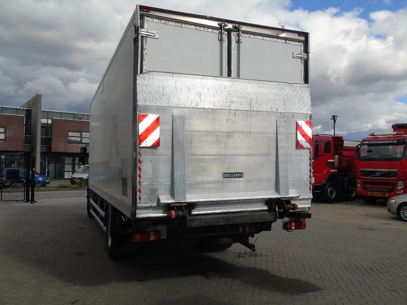 Renault Premium 370DXI + EURO 5 + MANUAL + 19T - Hűtős teherautó: 4 kép. Renault Premium 370DXI + EURO 5 + MANUAL + 19T - Hűtős teherautó: 4 kép.
