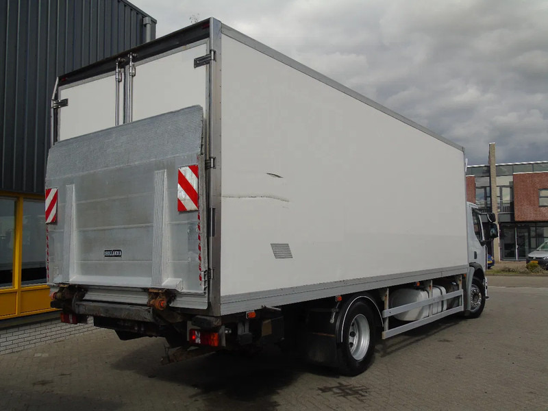 Renault Premium 370DXI + EURO 5 + MANUAL + 19T - Hűtős teherautó: 5 kép. Renault Premium 370DXI + EURO 5 + MANUAL + 19T - Hűtős teherautó: 5 kép.