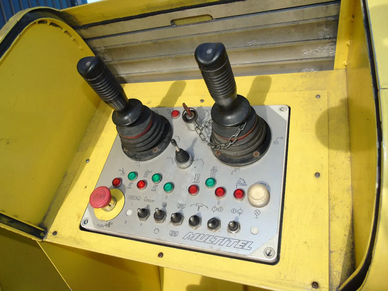 Teherautó DAF CF 65.280 + 33 METER + big platform persons /400kg: 11 kép. Teherautó DAF CF 65.280 + 33 METER + big platform persons /400kg: 11 kép.