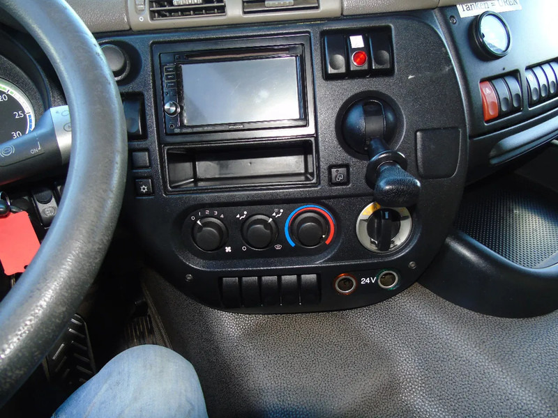 Teherautó DAF CF 65.280 + 33 METER + big platform persons /400kg: 18 kép. Teherautó DAF CF 65.280 + 33 METER + big platform persons /400kg: 18 kép.