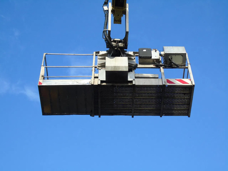 Teherautó DAF CF 65.280 + 33 METER + big platform persons /400kg: 17 kép. Teherautó DAF CF 65.280 + 33 METER + big platform persons /400kg: 17 kép.