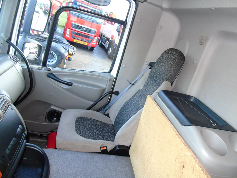 Teherautó DAF CF 65.280 + 33 METER + big platform persons /400kg: 16 kép. Teherautó DAF CF 65.280 + 33 METER + big platform persons /400kg: 16 kép.