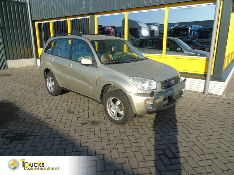 Toyota RAV4 + 4X4 + AUTOMAT + PETROL - Terepjáró/ SUV: 1 kép. Toyota RAV4 + 4X4 + AUTOMAT + PETROL - Terepjáró/ SUV: 1 kép.