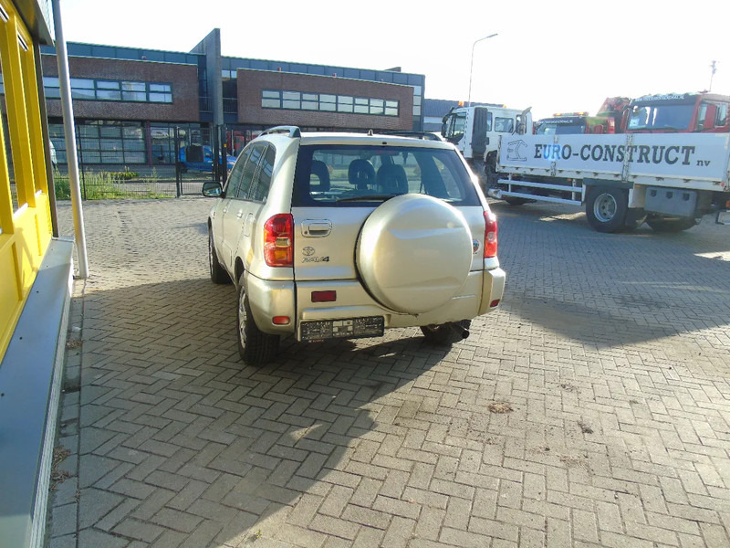 Toyota RAV4 + 4X4 + AUTOMAT + PETROL - Terepjáró/ SUV: 5 kép. Toyota RAV4 + 4X4 + AUTOMAT + PETROL - Terepjáró/ SUV: 5 kép.