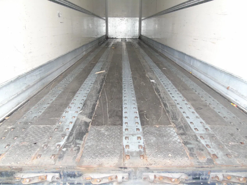 Van Hool 2X + ROLLER HYDRA - Félpótkocsi dobozos: 4 kép. Van Hool 2X + ROLLER HYDRA - Félpótkocsi dobozos: 4 kép.