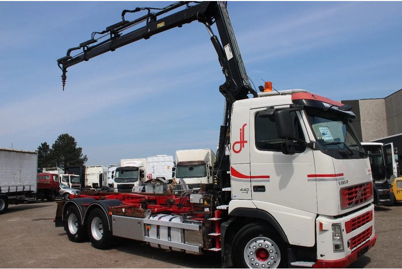 Volvo FH 12.440 +6X4+ HIAB 166E3 PRO + EURO 5 + MANUAL - Darus autó: 2 kép. Volvo FH 12.440 +6X4+ HIAB 166E3 PRO + EURO 5 + MANUAL - Darus autó: 2 kép.