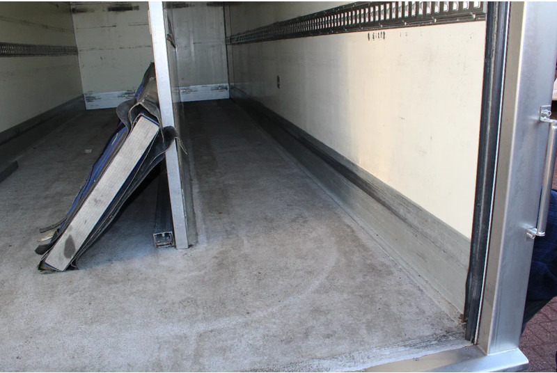 Hűtős teherautó Volvo FL 16.240 + EURO 5 + 16T: 18 kép.