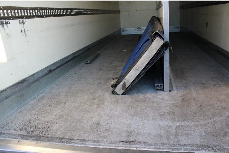 Hűtős teherautó Volvo FL 16.240 + EURO 5 + 16T: 17 kép.