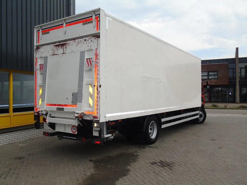 Volvo FL 260 + 18T + LIFT - Dobozos felépítményű teherautó: 3 kép. Volvo FL 260 + 18T + LIFT - Dobozos felépítményű teherautó: 3 kép.