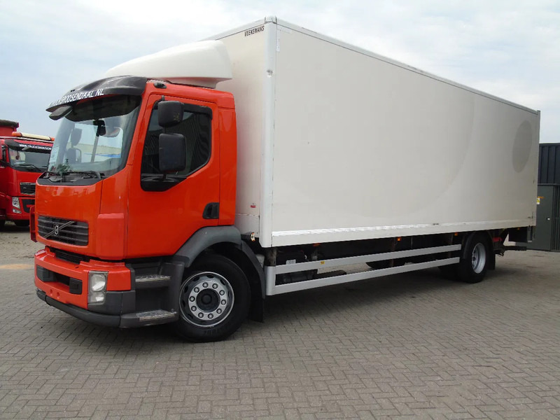 Volvo FL 260 + 18T + LIFT - Dobozos felépítményű teherautó: 2 kép. Volvo FL 260 + 18T + LIFT - Dobozos felépítményű teherautó: 2 kép.