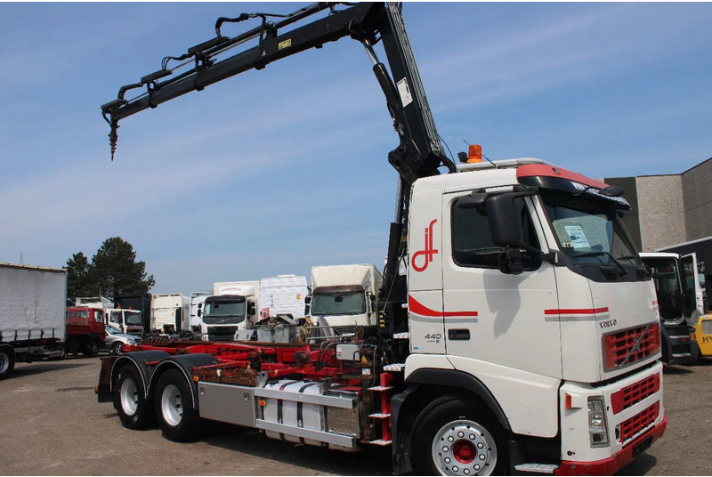 Volvo FM 12.440 +6X4+ HIAB 166E3 PRO + EURO 5 + MANUAL - Teherautó - kábelrendszer, Darus autó: 2 kép. Volvo FM 12.440 +6X4+ HIAB 166E3 PRO + EURO 5 + MANUAL - Teherautó - kábelrendszer, Darus autó: 2 kép.