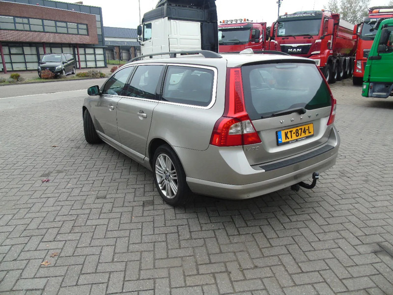 Volvo V70 + manual - Hatchback: 4 kép. Volvo V70 + manual - Hatchback: 4 kép.