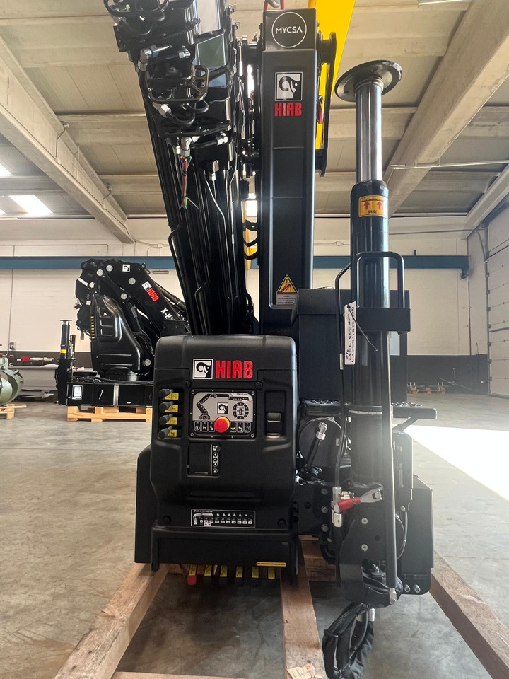 Hiab iX 228 Hiduo E6 - Daru: 3 kép. Hiab iX 228 Hiduo E6 - Daru: 3 kép.