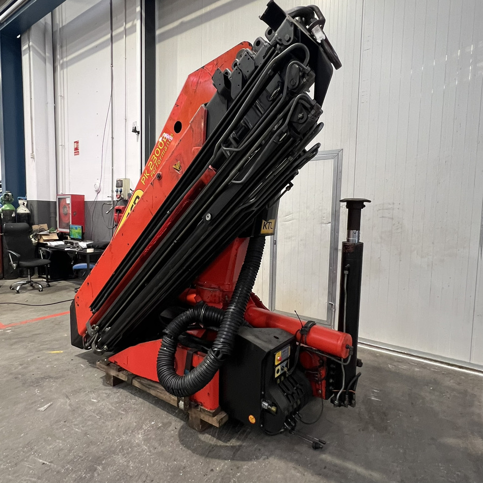 PALFINGER PK 23002 - Daru: 3 kép. PALFINGER PK 23002 - Daru: 3 kép.