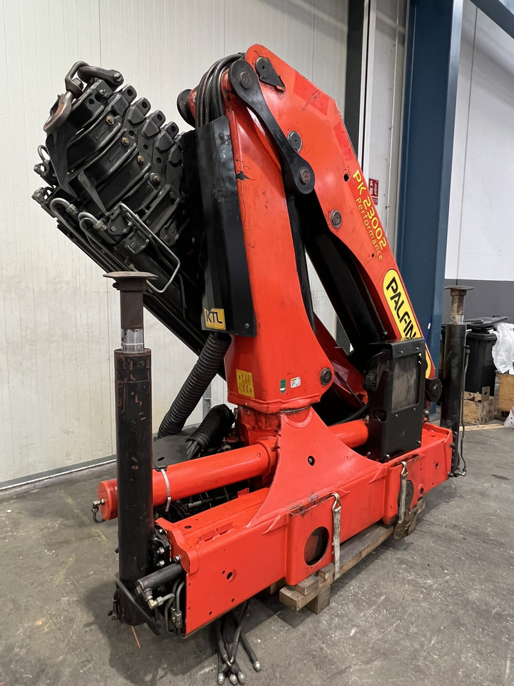 PALFINGER PK 23002 - Daru: 5 kép. PALFINGER PK 23002 - Daru: 5 kép.