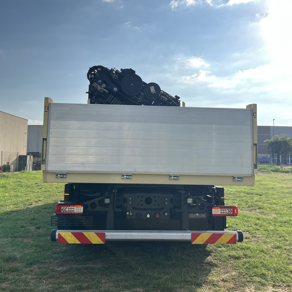 Volvo FM84RF3A - Platós teherautó, Darus autó: 4 kép. Volvo FM84RF3A - Platós teherautó, Darus autó: 4 kép.