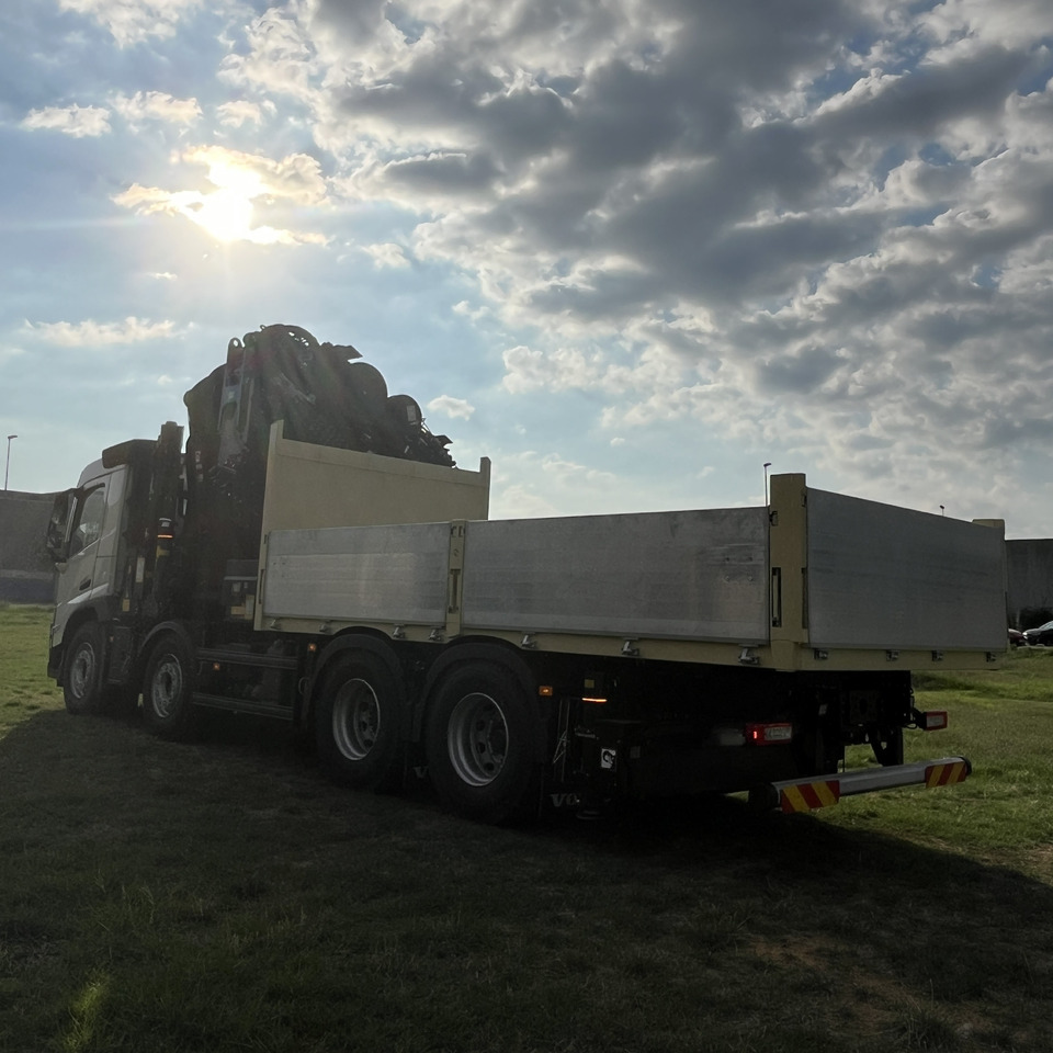 Volvo FM84RF3A - Platós teherautó, Darus autó: 3 kép. Volvo FM84RF3A - Platós teherautó, Darus autó: 3 kép.