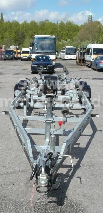 Brenderup Premiun 303500-SRX Bootsanhänger 3500 KG,Boot 9m - Csónakszállító utánfutó: 3 kép. Brenderup Premiun 303500-SRX Bootsanhänger 3500 KG,Boot 9m - Csónakszállító utánfutó: 3 kép.