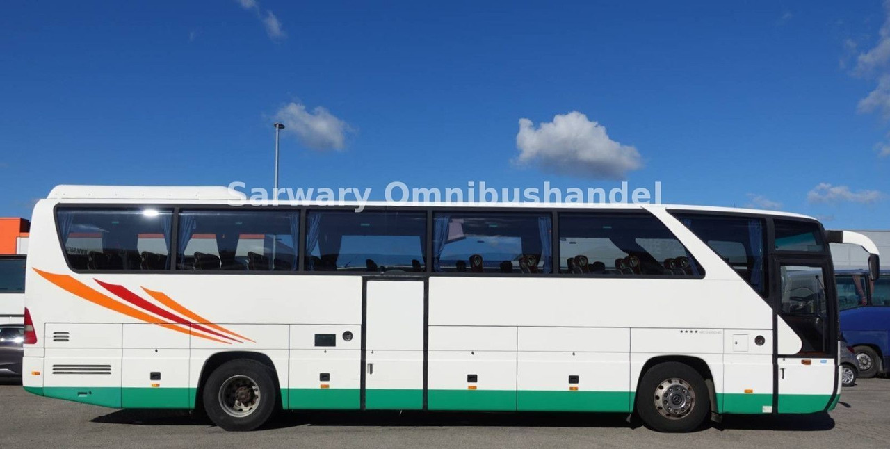 Mercedes-Benz 350 Tourismo 15-RHD *V6*404*Travego*51-Sitze* - Távolsági busz: 5 kép. Mercedes-Benz 350 Tourismo 15-RHD *V6*404*Travego*51-Sitze* - Távolsági busz: 5 kép.