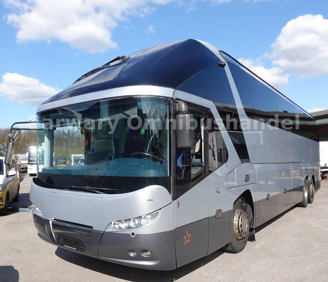 Neoplan Starliner C *N 5217*SHD*55-Sitze*Cityliner*EEV* - Távolsági busz: 2 kép. Neoplan Starliner C *N 5217*SHD*55-Sitze*Cityliner*EEV* - Távolsági busz: 2 kép.