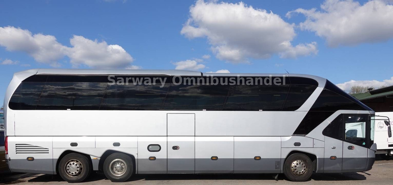 Neoplan Starliner C *N 5217*SHD*55-Sitze*Cityliner*EEV* - Távolsági busz: 3 kép. Neoplan Starliner C *N 5217*SHD*55-Sitze*Cityliner*EEV* - Távolsági busz: 3 kép.