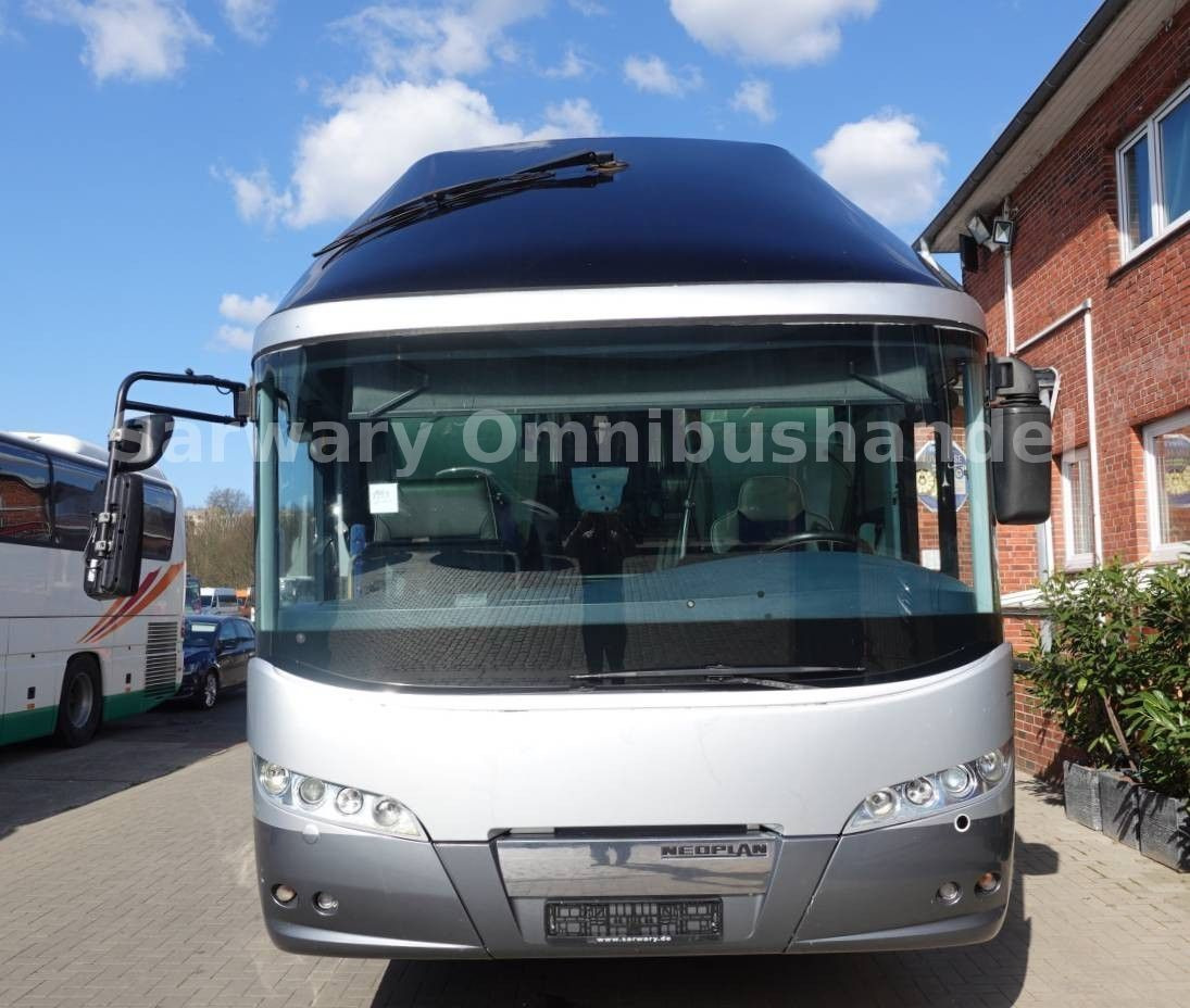 Neoplan Starliner C *N 5217*SHD*55-Sitze*Cityliner*EEV* - Távolsági busz: 4 kép. Neoplan Starliner C *N 5217*SHD*55-Sitze*Cityliner*EEV* - Távolsági busz: 4 kép.