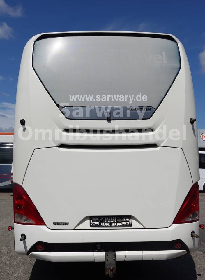 Neoplan Tourliner N 2216 SHD *P21*Tourismo*R07*51-Sitze* - Távolsági busz: 4 kép. Neoplan Tourliner N 2216 SHD *P21*Tourismo*R07*51-Sitze* - Távolsági busz: 4 kép.