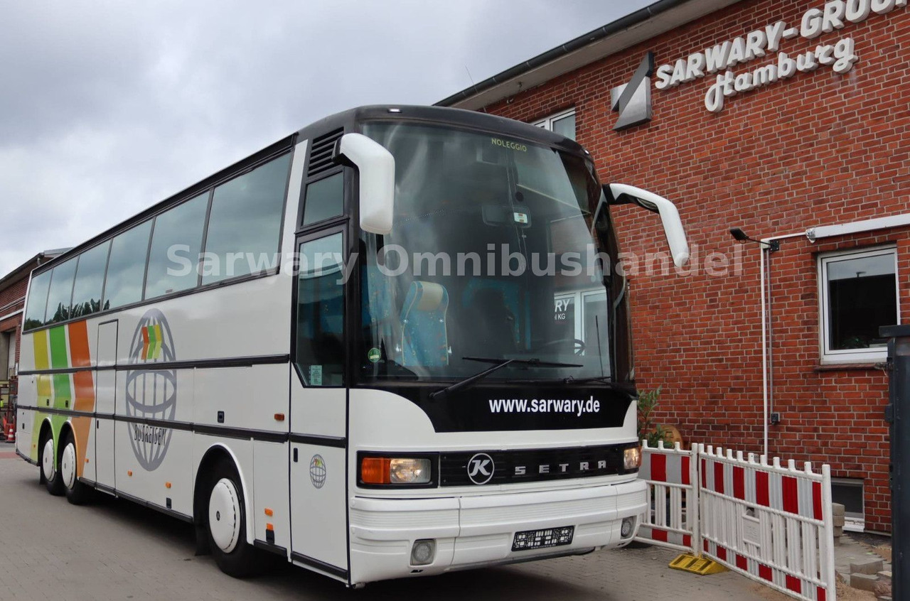 Setra 215 HDH*41 Sitze*VIP*8 Gang*Klima*WC*TV*Clubecke - Távolsági busz: 1 kép. Setra 215 HDH*41 Sitze*VIP*8 Gang*Klima*WC*TV*Clubecke - Távolsági busz: 1 kép.