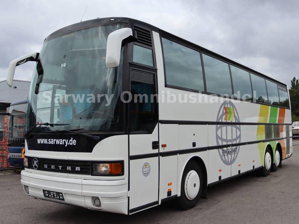 Setra 215 HDH*41 Sitze*VIP*8 Gang*Klima*WC*TV*Clubecke - Távolsági busz: 2 kép. Setra 215 HDH*41 Sitze*VIP*8 Gang*Klima*WC*TV*Clubecke - Távolsági busz: 2 kép.