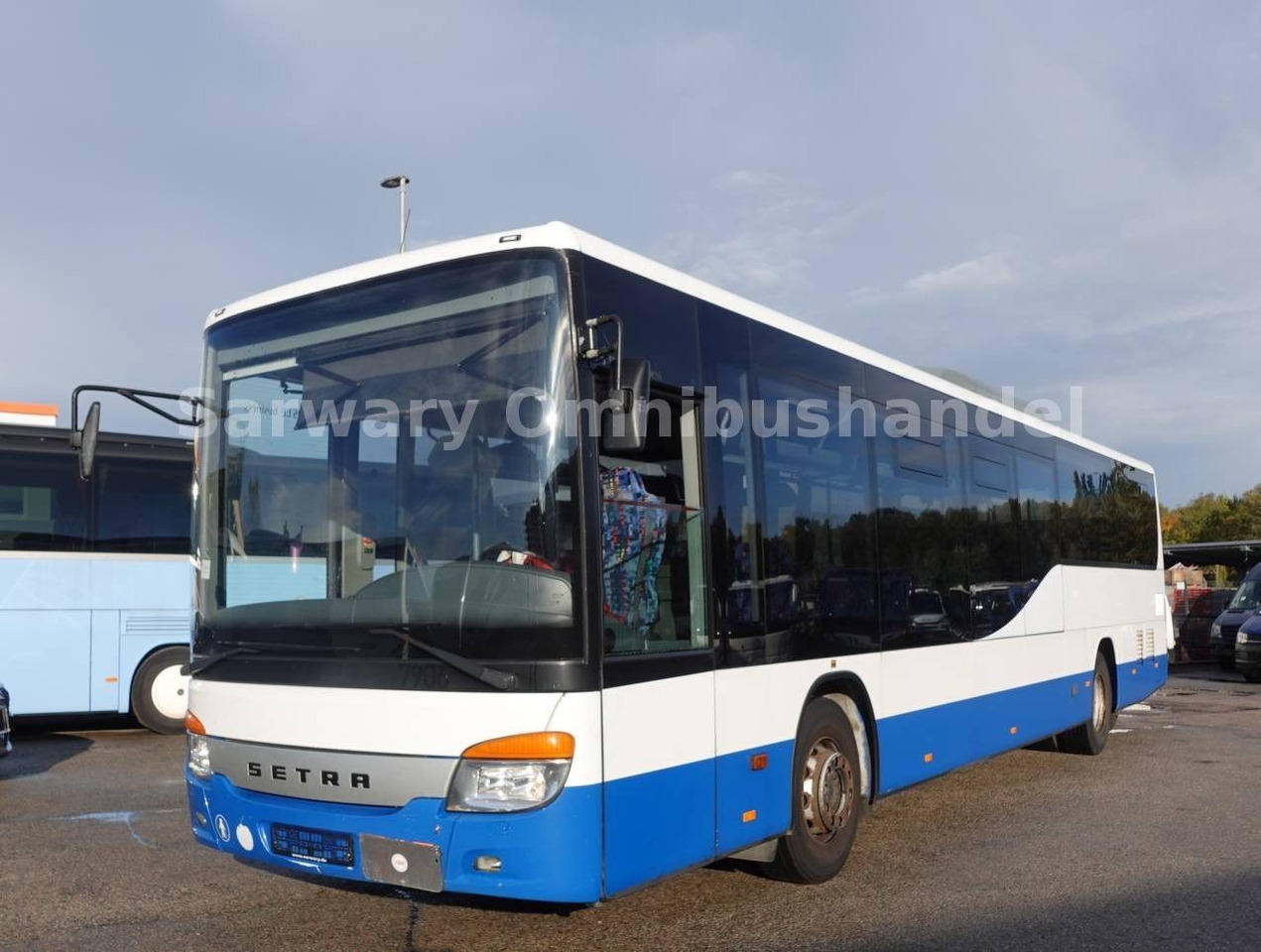 Setra 415 LE Business*6 Gang*Klima*O530*A20*Tüv:05.26 - Városi busz: 3 kép. Setra 415 LE Business*6 Gang*Klima*O530*A20*Tüv:05.26 - Városi busz: 3 kép.