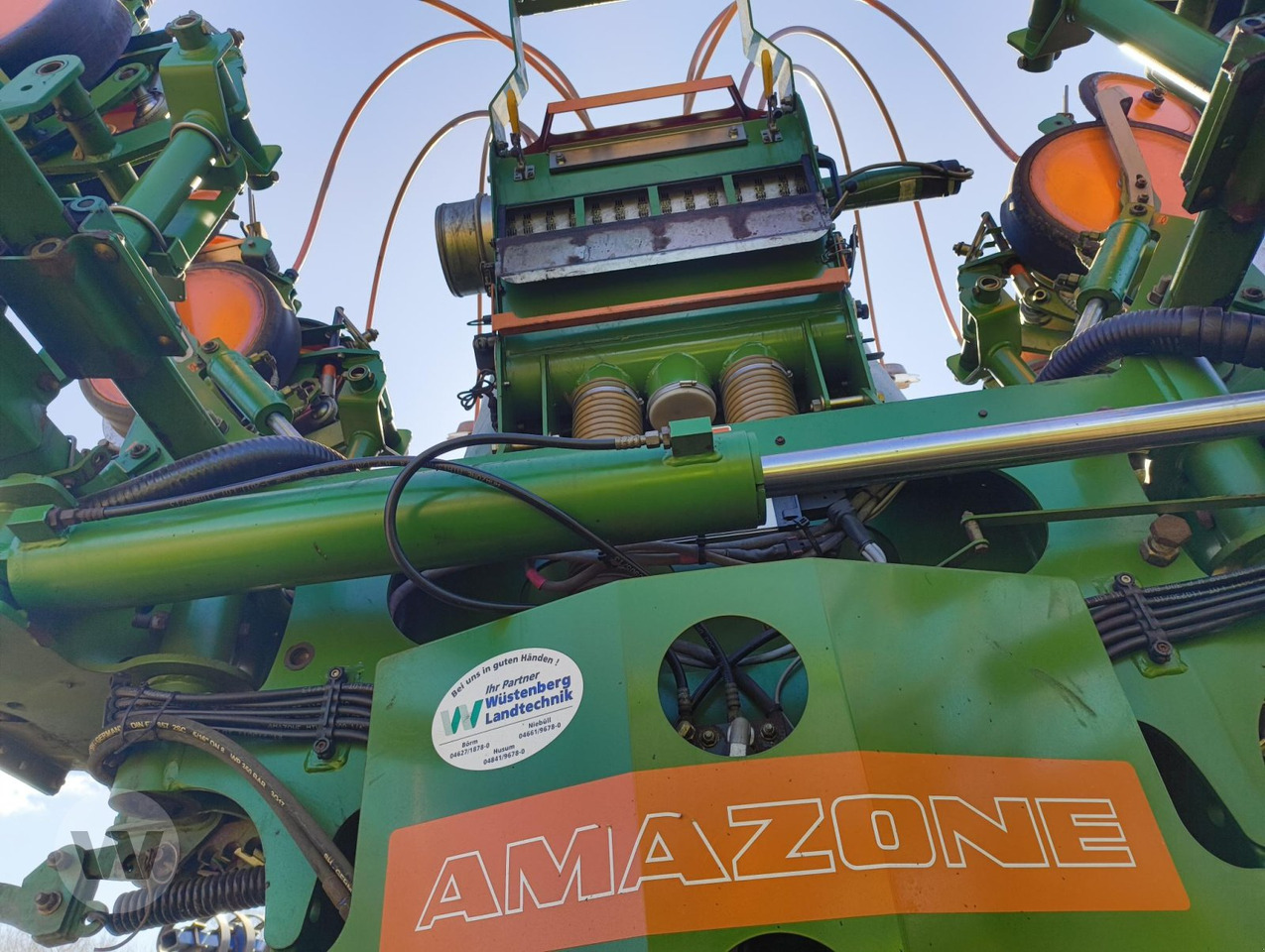 Amazone EDX 6000-TC - Szemenkénti vetőgép: 4 kép. Amazone EDX 6000-TC - Szemenkénti vetőgép: 4 kép.
