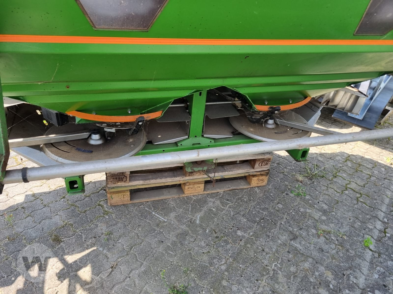 Amazone ZA-M 3000 - Műtrágyaszóró: 3 kép. Amazone ZA-M 3000 - Műtrágyaszóró: 3 kép.