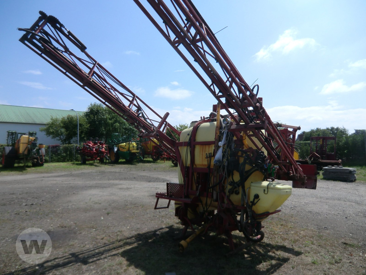 Hardi Mega 1200 - Függesztett permetező: 1 kép. Hardi Mega 1200 - Függesztett permetező: 1 kép.