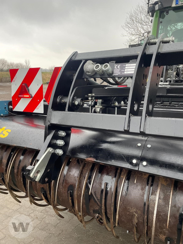 Imants Spatenmaschine 48SX300H - Talajművelő gep: 2 kép. Imants Spatenmaschine 48SX300H - Talajművelő gep: 2 kép.