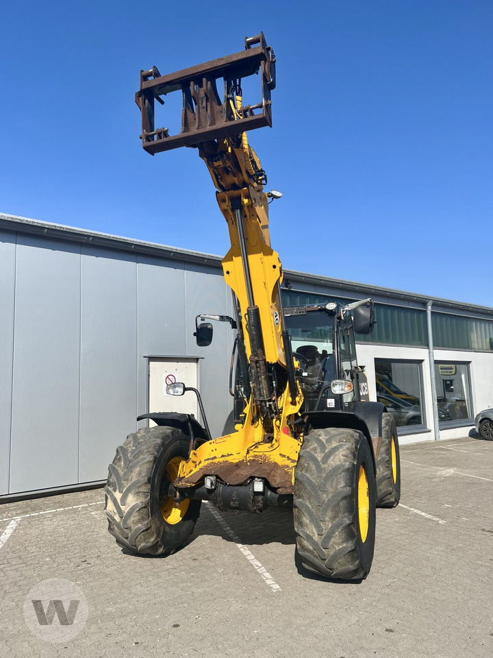 JCB TM 320 S - Gumikerekes homlokrakodó: 3 kép. JCB TM 320 S - Gumikerekes homlokrakodó: 3 kép.