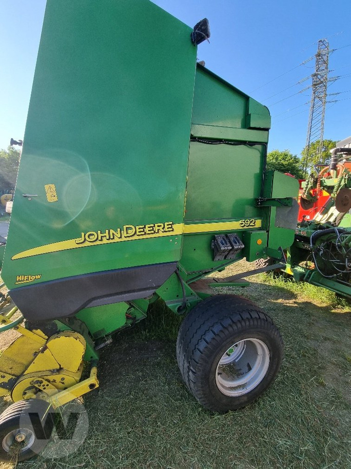 John Deere 592 - Bálázó: 3 kép. John Deere 592 - Bálázó: 3 kép.