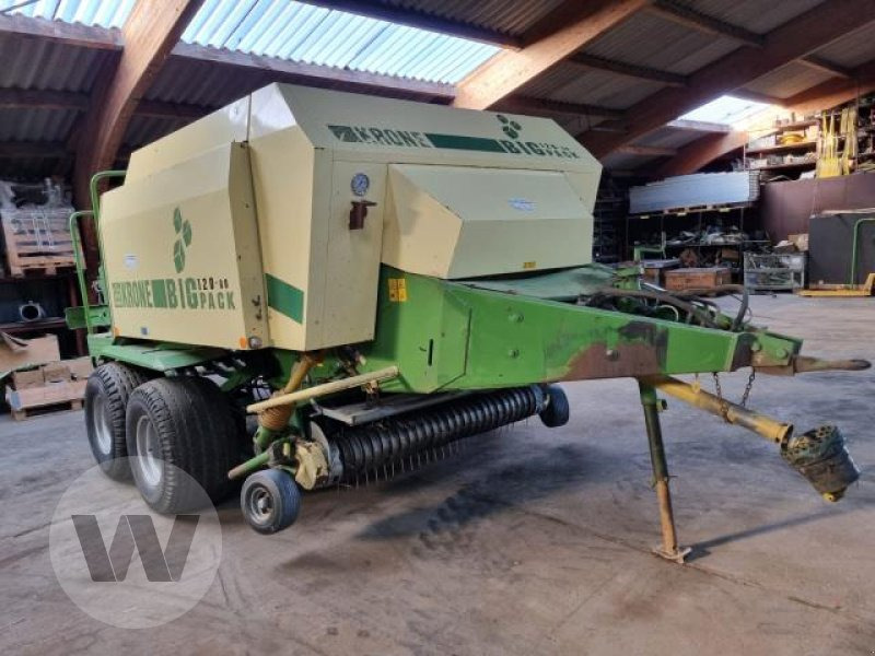 Krone Big Pack 120-80 - Kocka bálázó: 2 kép. Krone Big Pack 120-80 - Kocka bálázó: 2 kép.