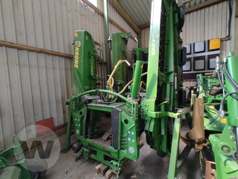 Krone Easy Collect 600 - Kukorica adapter: 1 kép. Krone Easy Collect 600 - Kukorica adapter: 1 kép.