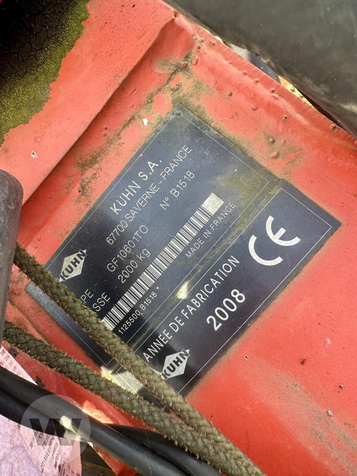 Kuhn GF 10601 - Szénaforgató: 5 kép. Kuhn GF 10601 - Szénaforgató: 5 kép.