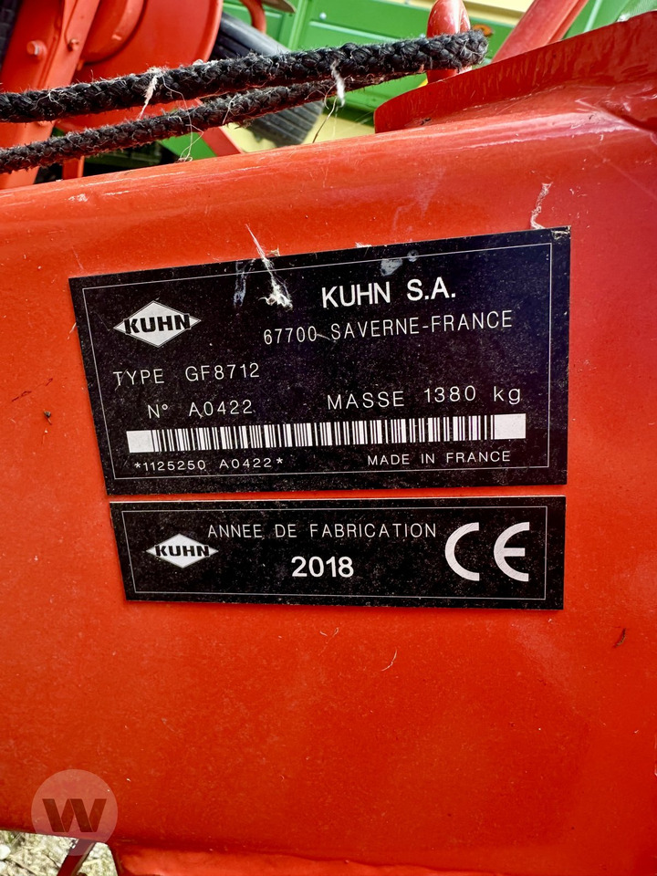 Kuhn GF 8712 - Szénaforgató: 2 kép. Kuhn GF 8712 - Szénaforgató: 2 kép.