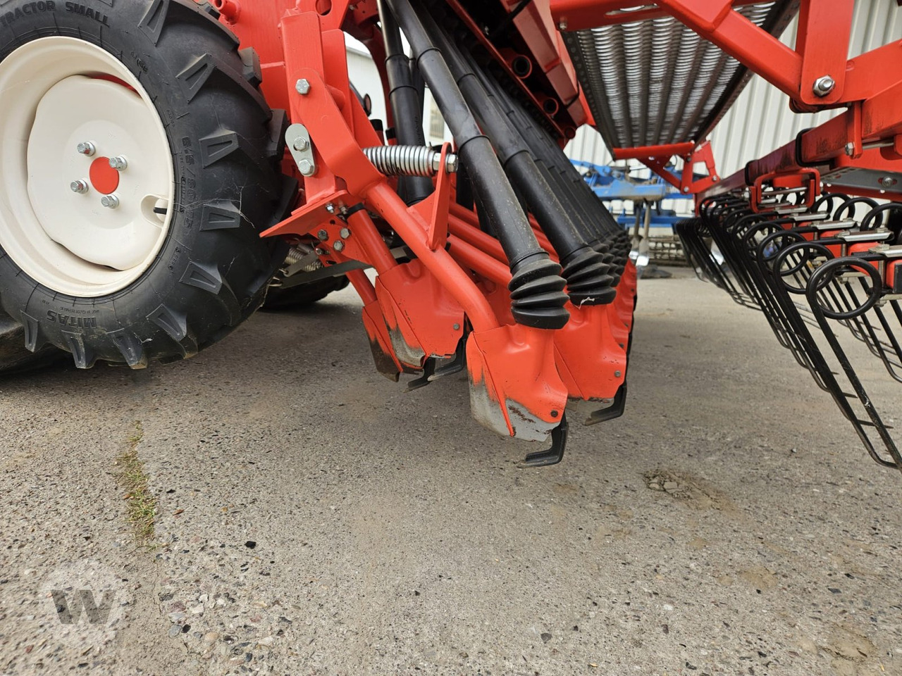 Maschio Nina 30 - Szemenkénti vetőgép: 3 kép. Maschio Nina 30 - Szemenkénti vetőgép: 3 kép.