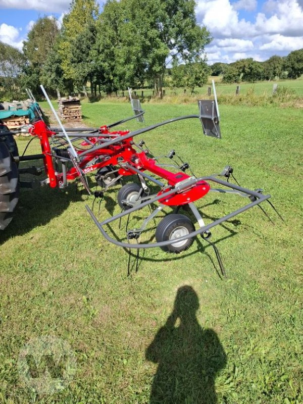 Massey Ferguson TD 524 DN - Szénaforgató: 3 kép. Massey Ferguson TD 524 DN - Szénaforgató: 3 kép.
