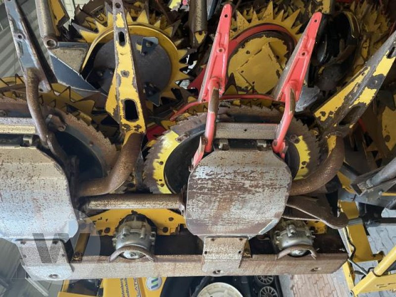 New Holland 490 FIE - Kukorica adapter: 4 kép. New Holland 490 FIE - Kukorica adapter: 4 kép.