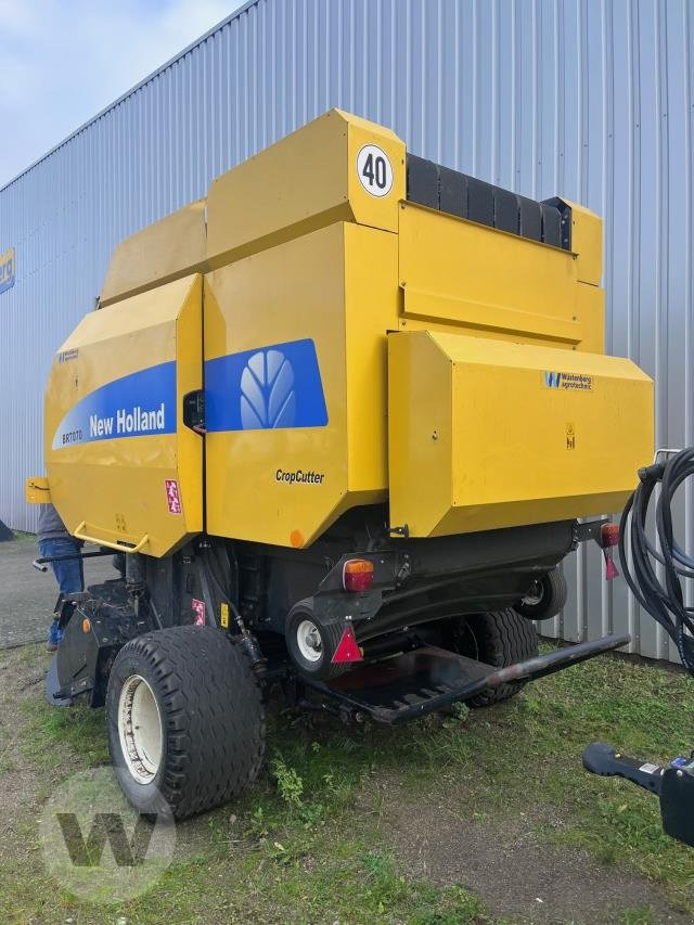New Holland BR 7070 - Bálázó: 5 kép. New Holland BR 7070 - Bálázó: 5 kép.