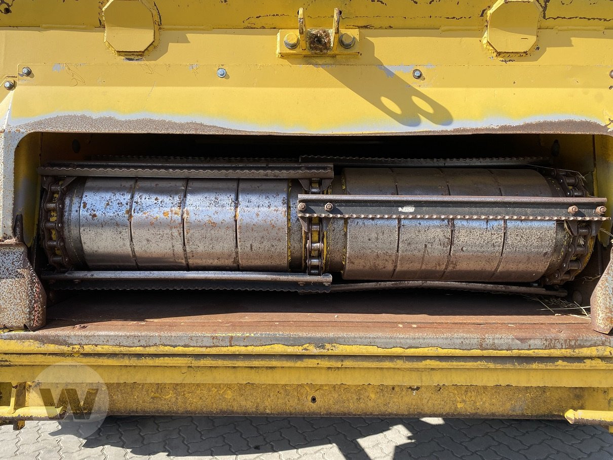 New Holland CR 9090 - Kombájn: 4 kép. New Holland CR 9090 - Kombájn: 4 kép.