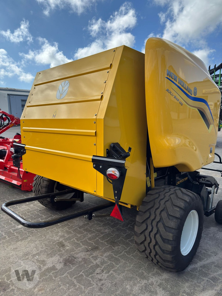 New Holland RB 125 RC - Bálázó: 2 kép. New Holland RB 125 RC - Bálázó: 2 kép.