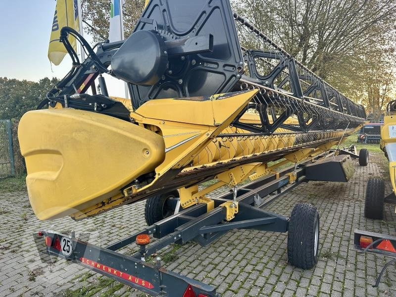 New Holland Schneidwerk 40 GHVF - Kombájn adapter: 1 kép. New Holland Schneidwerk 40 GHVF - Kombájn adapter: 1 kép.