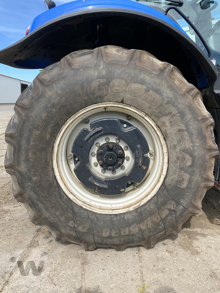 New Holland T 8.380 UC - Traktor: 4 kép. New Holland T 8.380 UC - Traktor: 4 kép.